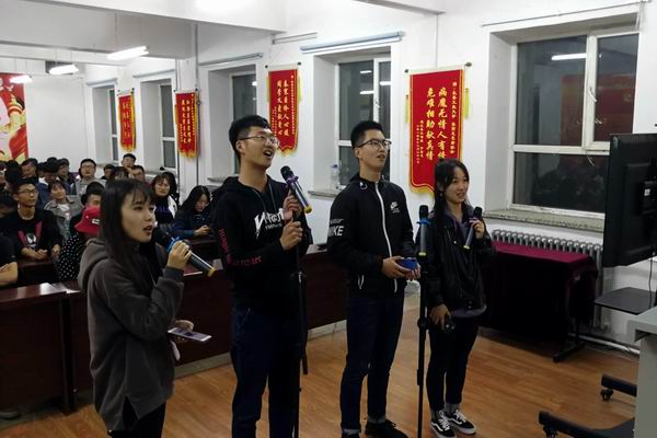37000Cm威尼斯官方社团联合会举办“喜迎国庆，唱响未来”主题文艺晚会12.jpg